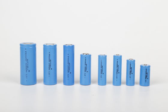 3.2V 3.7V লিথিয়াম আয়রন ব্যাটারি সৌর শক্তি 18650 14500 LIFEPO4 সিলিন্ড্রিক্যাল ব্যাটারি সেল